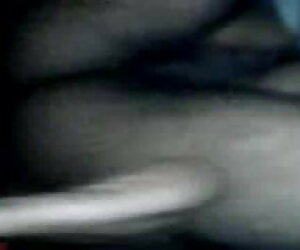 একটি স্বর্ণকেশী মোটর সাইকেল মেরামতের এবং সরঞ্জাম দ্বারা বেষ্টিত একটি গাড়ী, মেশিন, লিফট, উপর ডান গাধা প্রচন্ড আঘাত পেয়েছি সেক্সি বিএফ বাংলা